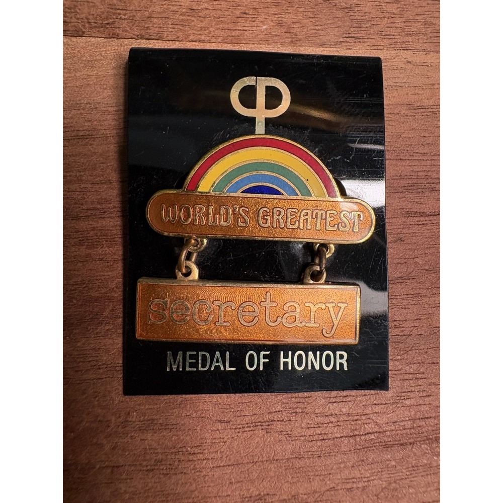 VINTAGE GOLD TONE WORLD'S GREATEST SECRETARY RAINBOW PIN ON CARD NOS